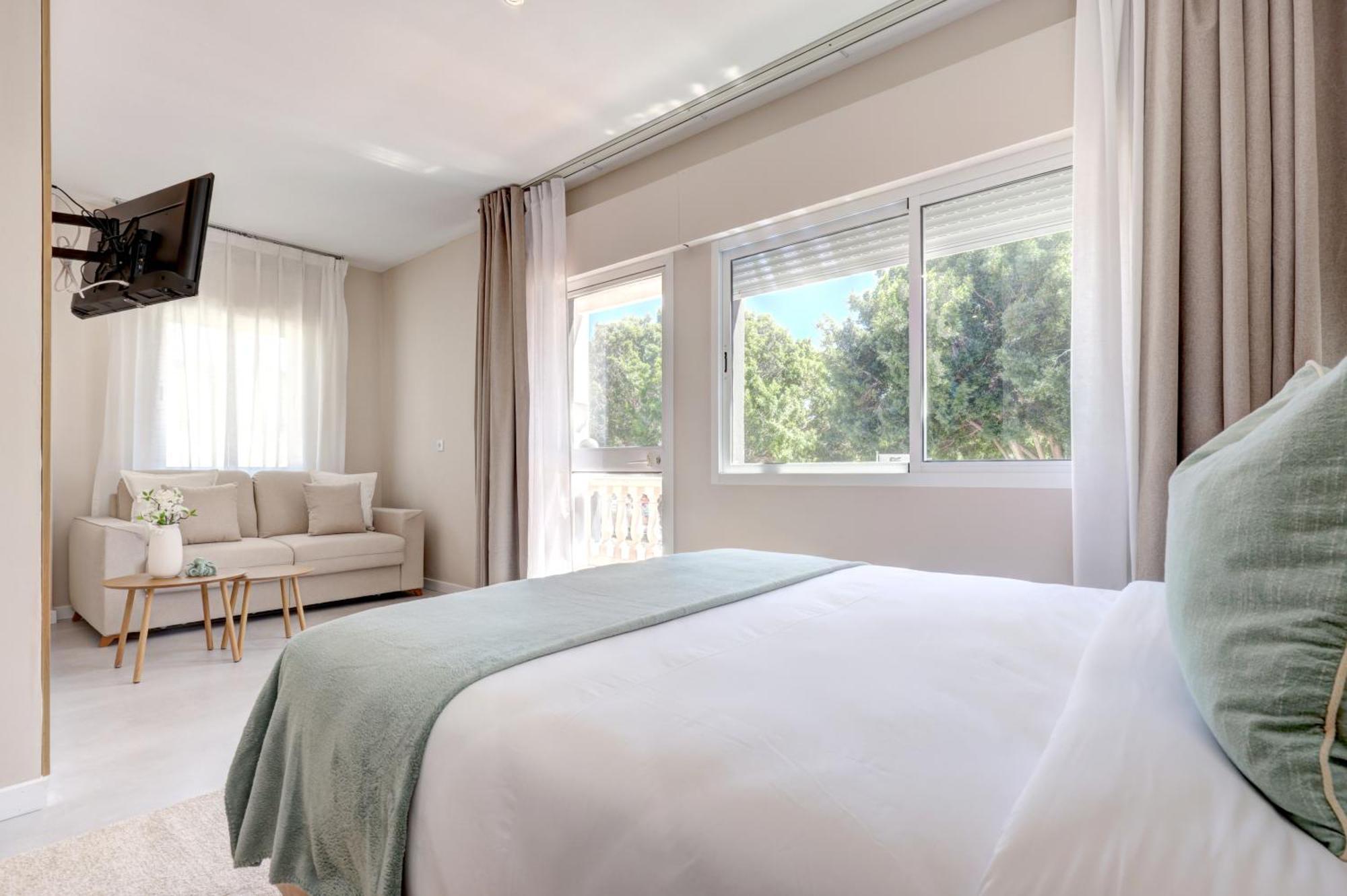 Hostal Puerta Almar Estepona Eksteriør billede