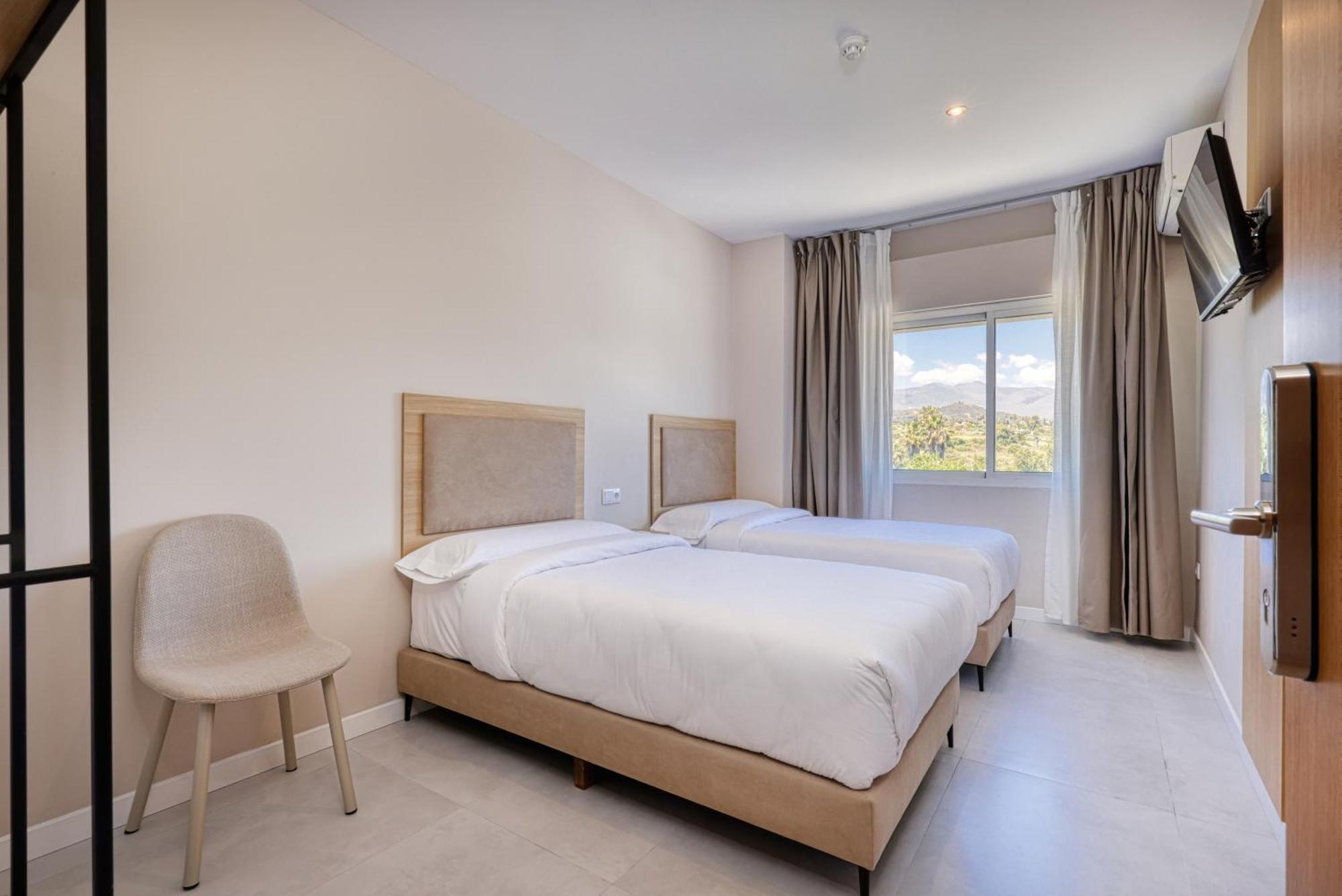 Hostal Puerta Almar Estepona Eksteriør billede