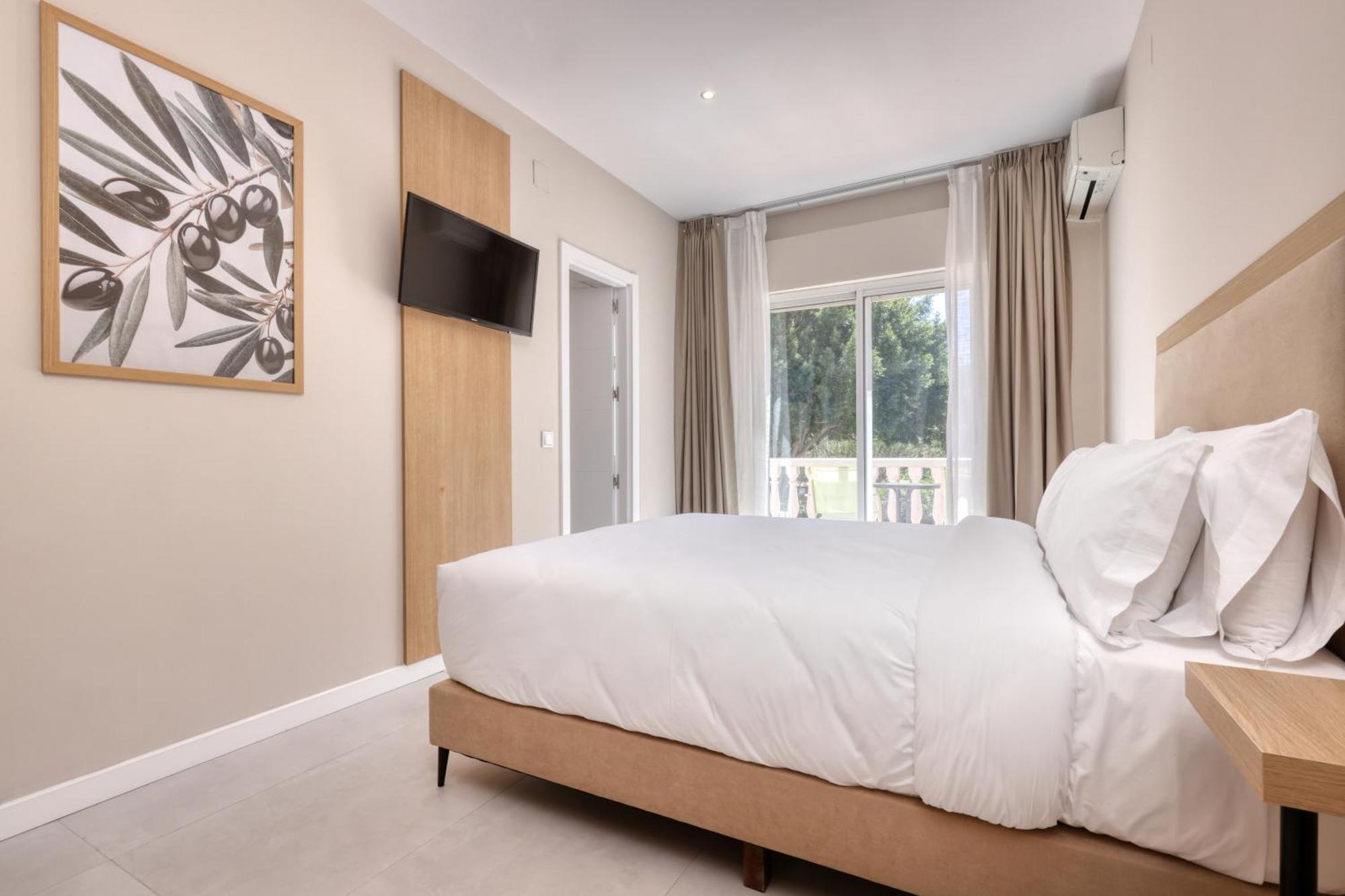 Hostal Puerta Almar Estepona Eksteriør billede