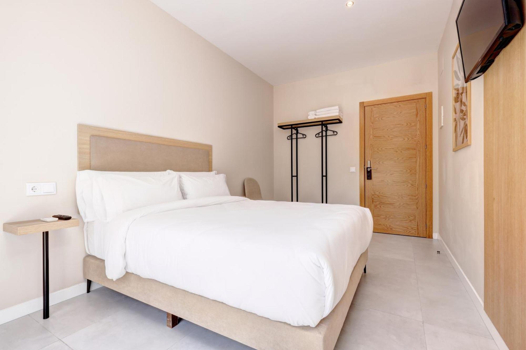Hostal Puerta Almar Estepona Eksteriør billede